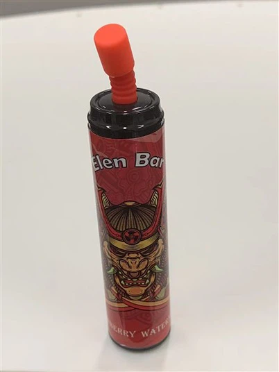 Маленькая одноразовая электронная сигарета на 800 затяжек